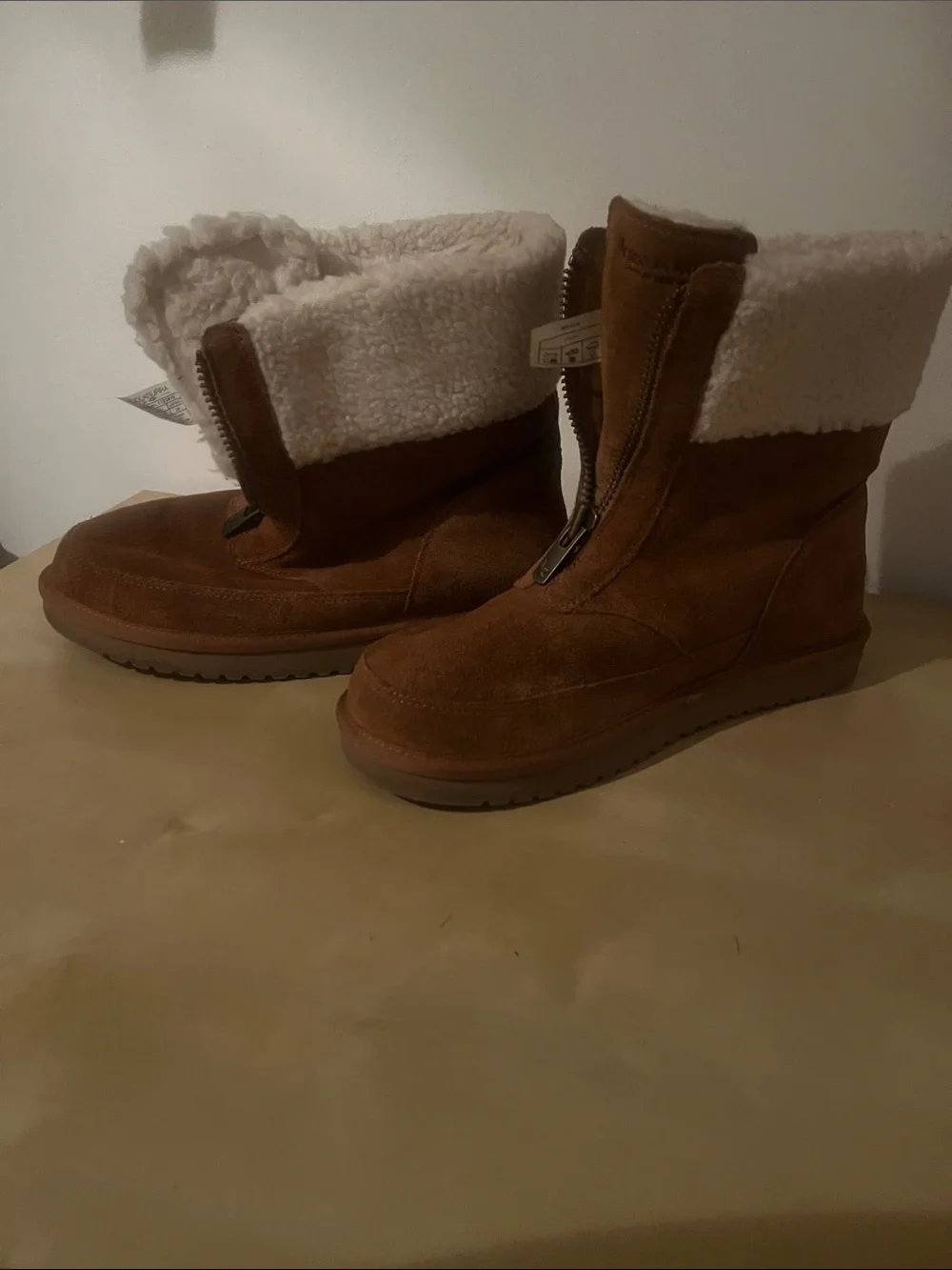 Koolaburra by UGG womens Lytta ShortFashion Boot Sz 9